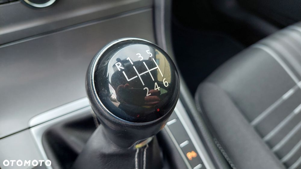Volkswagen Golf - 18