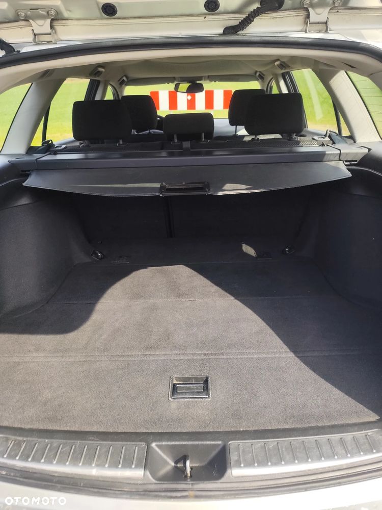 Toyota Avensis 1.8 VVT-i Luna - 14