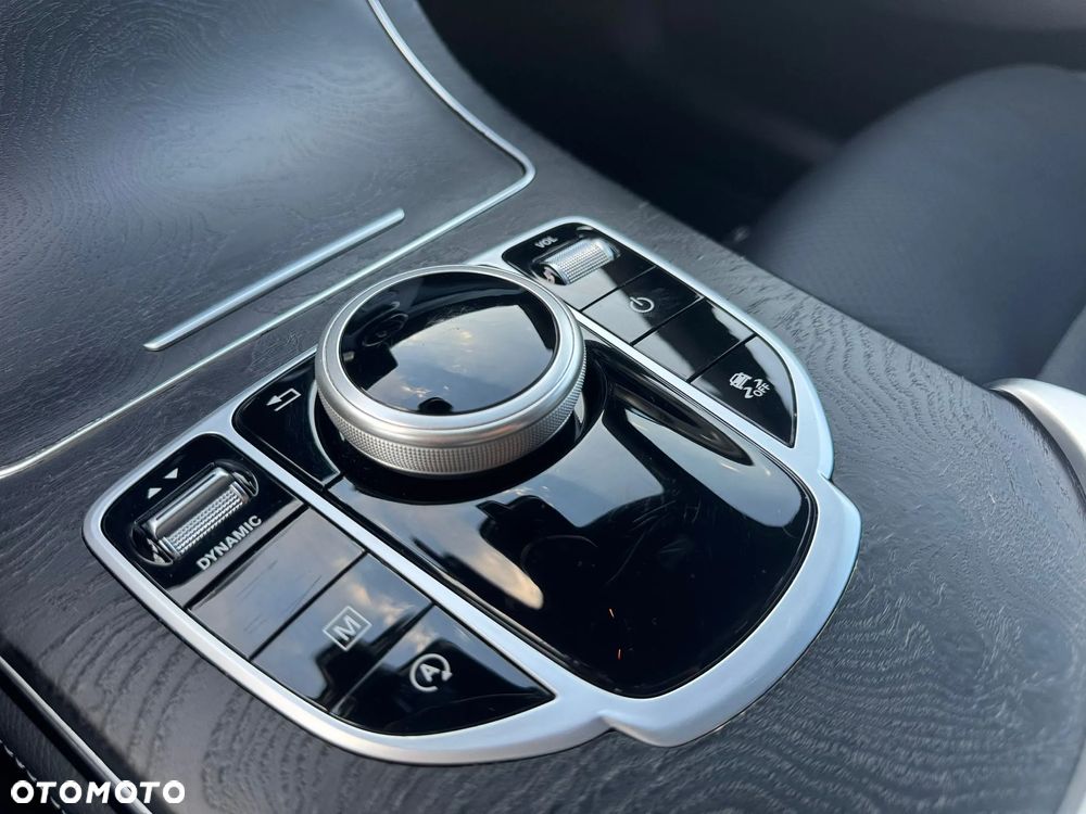 Mercedes-Benz GLC 300 Coupe 4Matic 9G-TRONIC AMG Line - 23