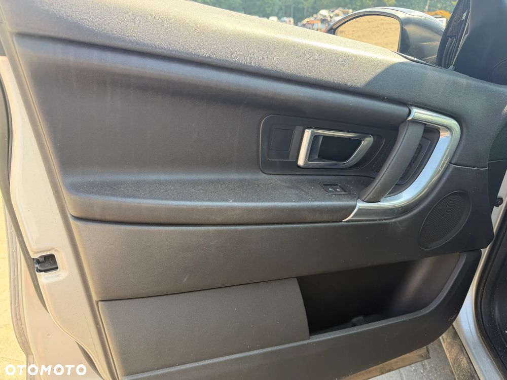 Land Rover Discovery Sport - 16