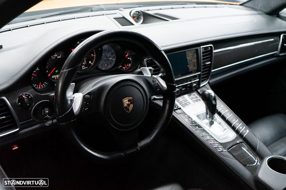Porsche Panamera Turbo PDK - 39