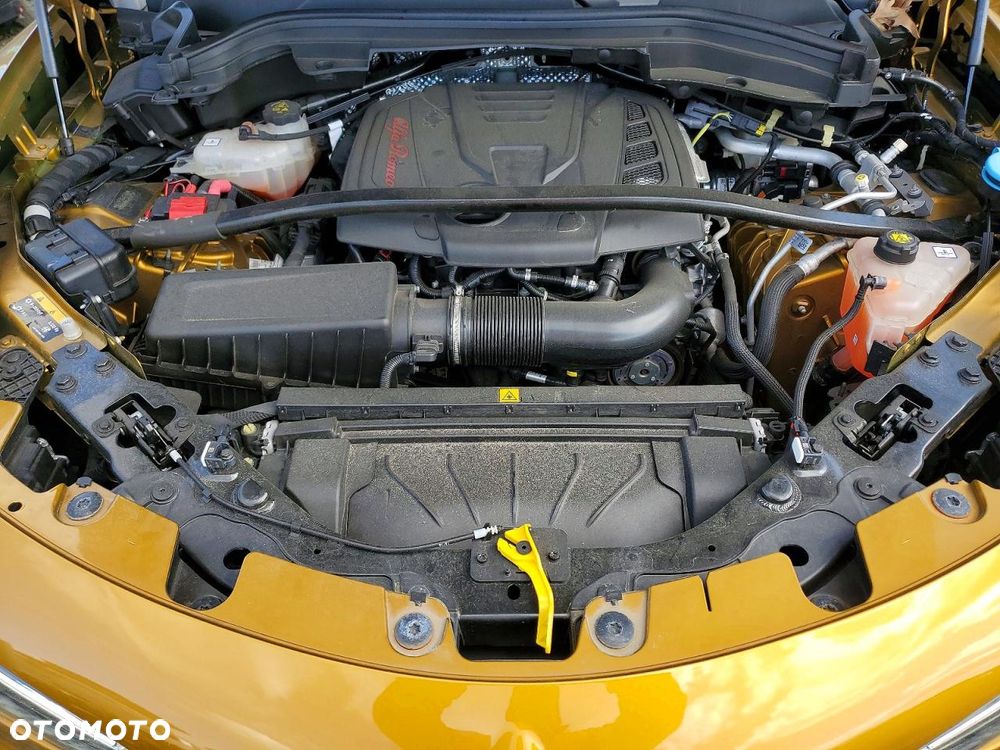 Alfa Romeo Stelvio 2.0 Turbo 16V AT8-Q4 Ti - 11