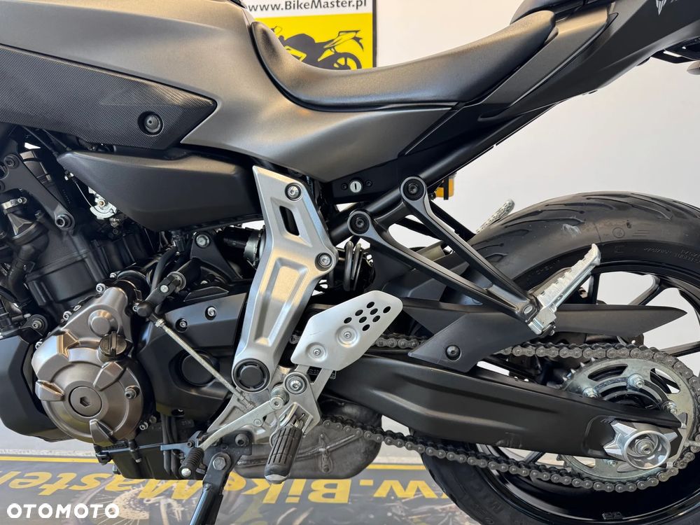 Yamaha MT - 24