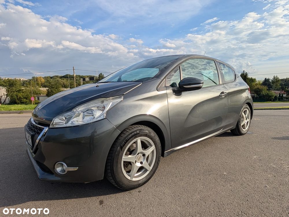 Peugeot 208 - 10