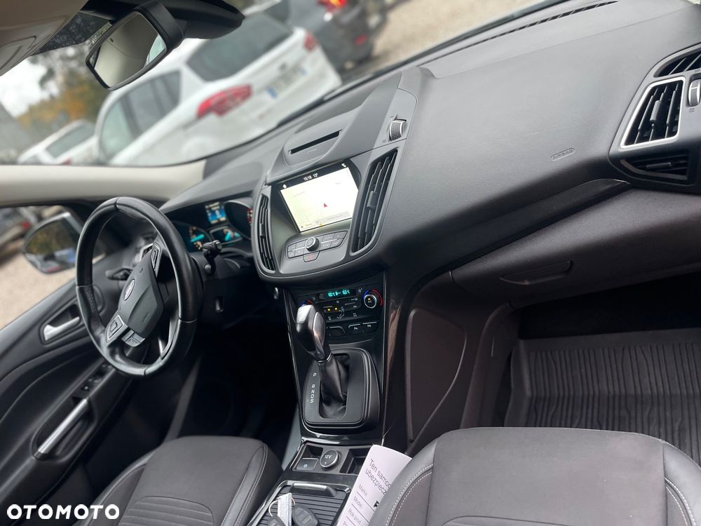 Ford Kuga - 12