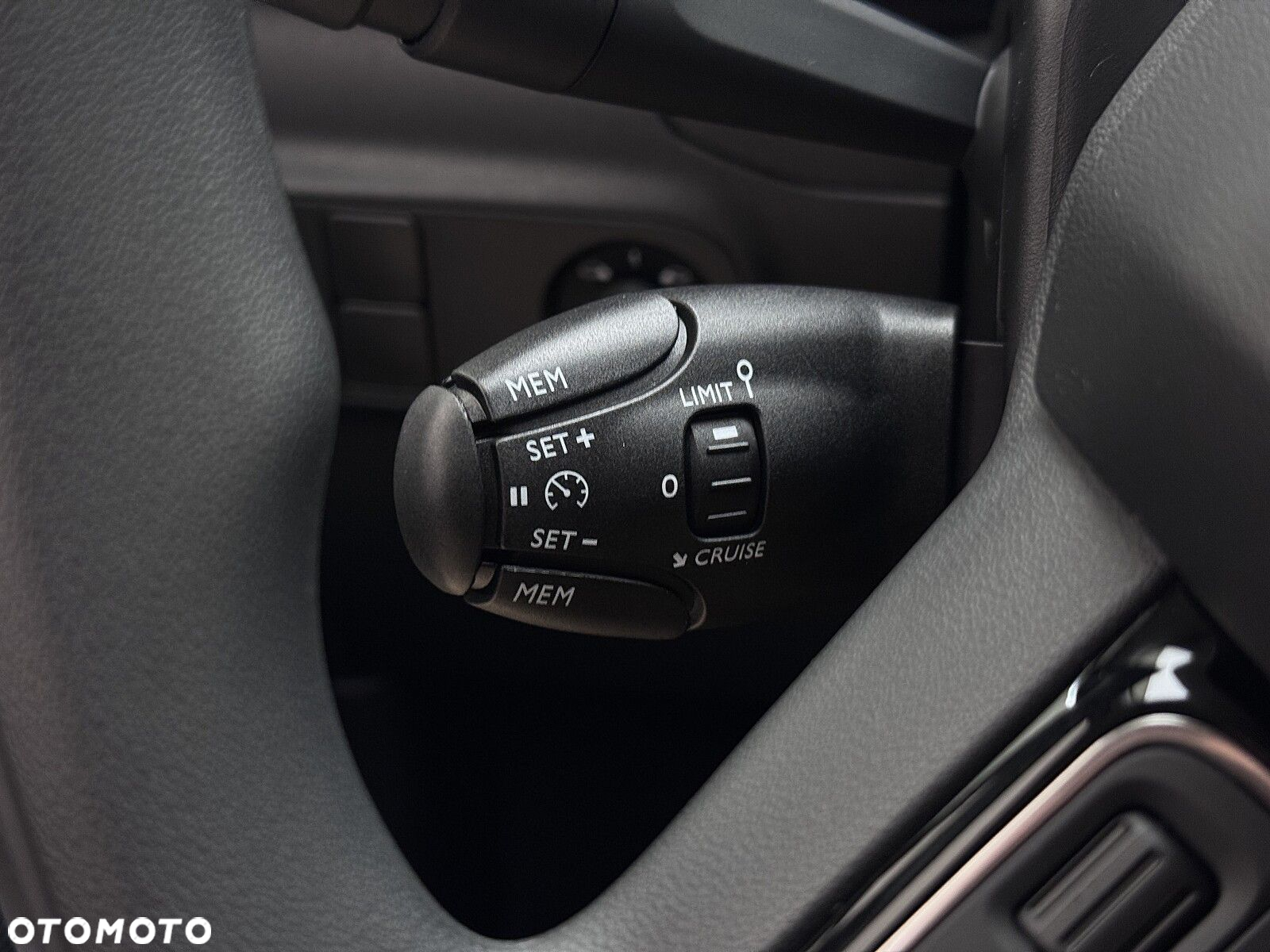 Citroën C3 1.2 PureTech Shine - 22