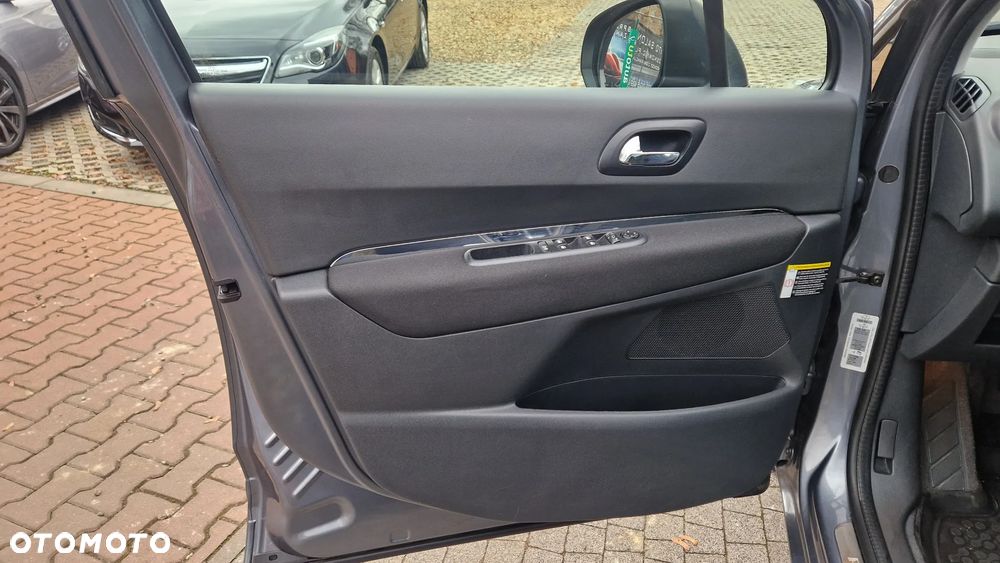 Peugeot 5008 HDI FAP 150 Allure - 17