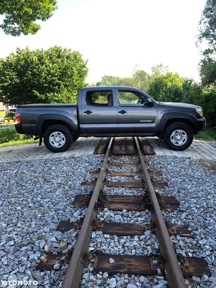 Toyota Tacoma - 1