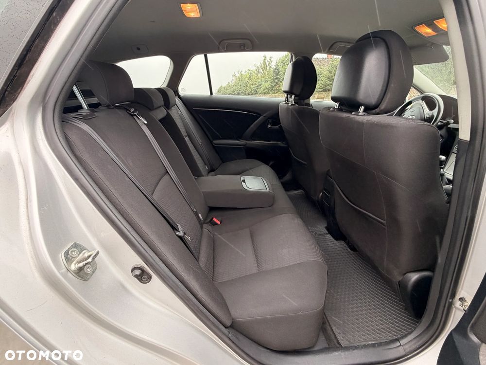 Toyota Avensis 2.0 D-4D Luna - 8
