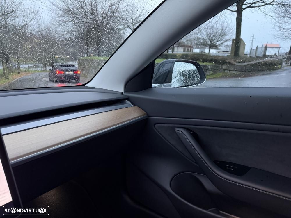 Tesla Model 3 Performance Dual Motor AWD - 24