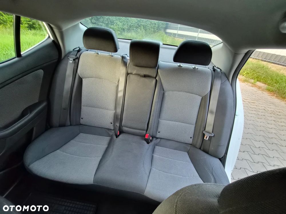Kia Optima 2.0 M - 14