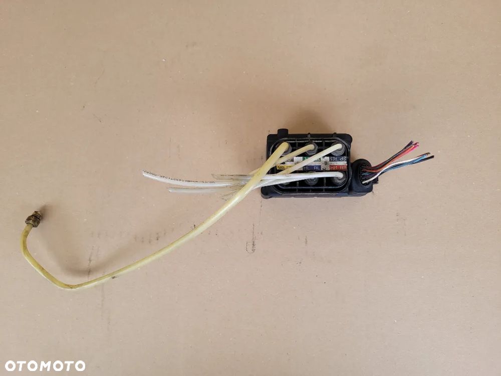 MERCEDES 100% GL ML W164 W221 W212 BLOK ZAWÓR ROZDZIELACZ AIRMATIC - 4