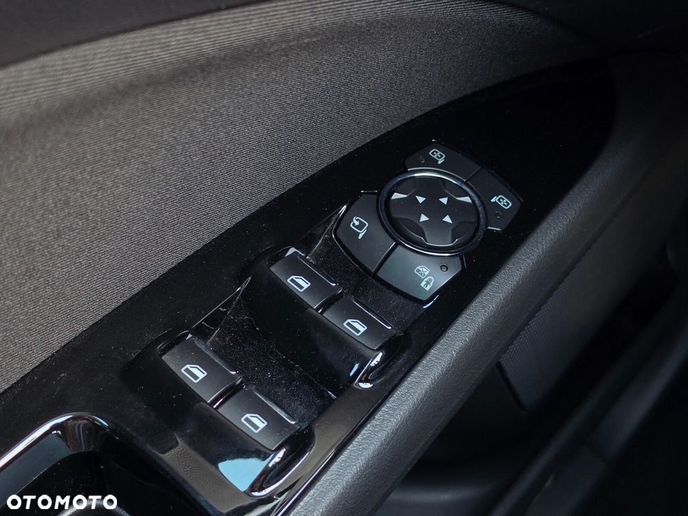 Ford Mondeo 2.0 EcoBlue Titanium - 28
