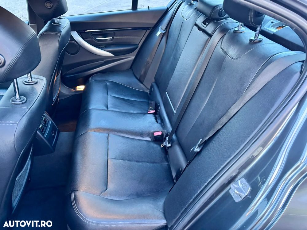 BMW Seria 3 318d Aut. Luxury Line - 23