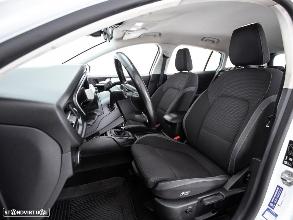 Ford Focus SW - 8
