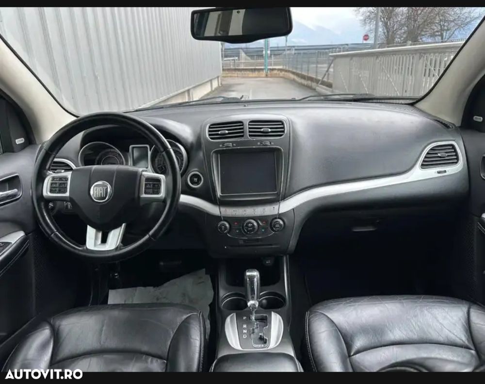 Fiat Freemont 2.0 Mjet AT AWD Lounge - 16