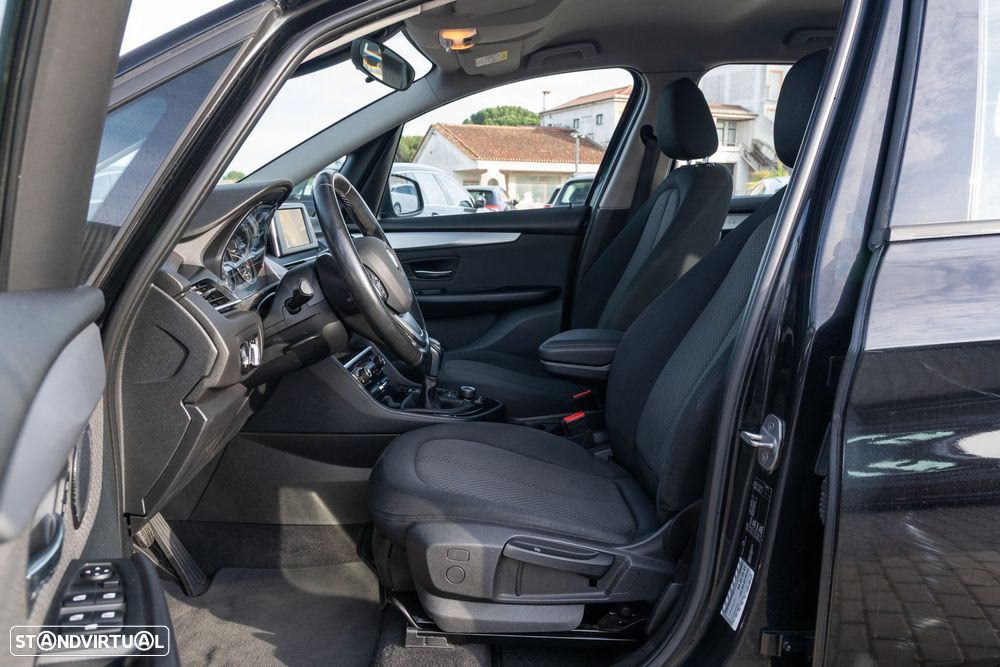 BMW 218 Gran Tourer d 7L - 12