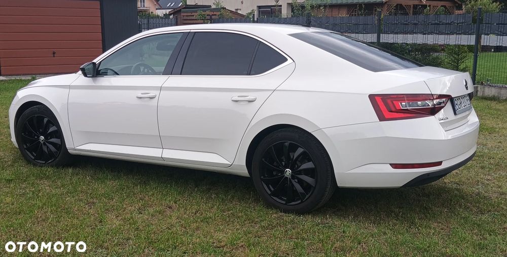 Skoda Superb 2.0 TDI Ambition DSG - 8