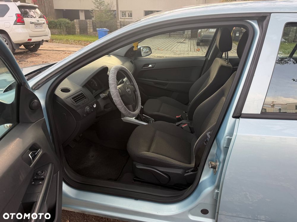 Opel Astra 1.6 Innovation 110 Jahre - 11