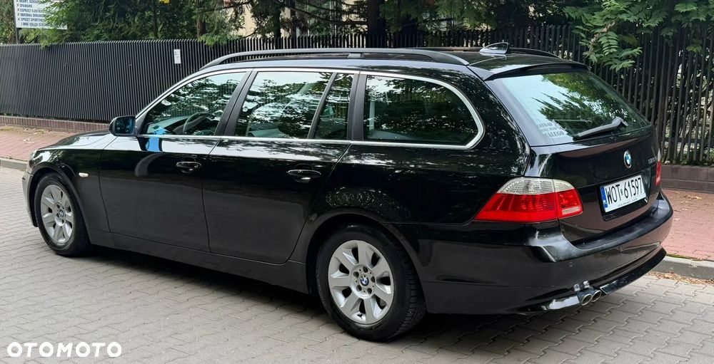 BMW Seria 5 525d - 33