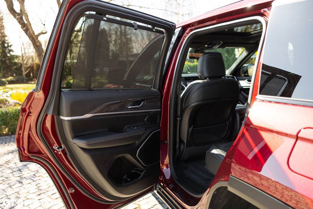 Jeep Grand Cherokee - 29