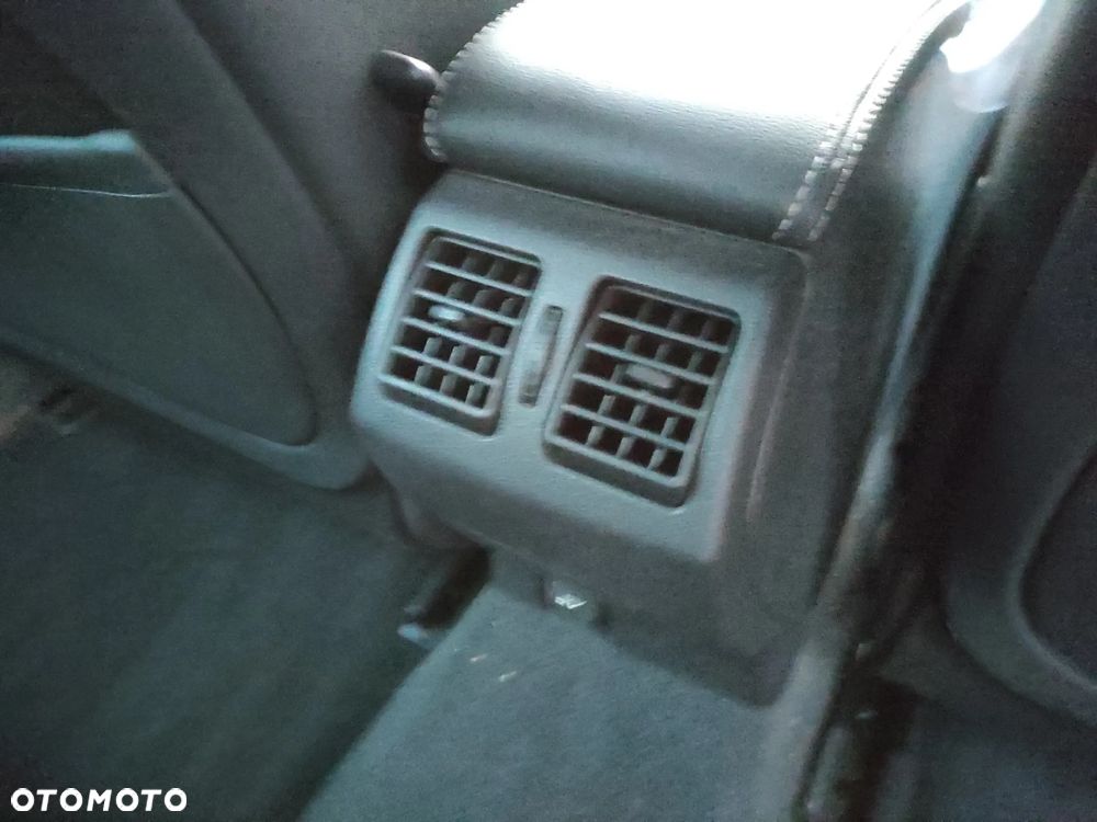 Renault Laguna dCi 110 FAP Emotion - 23