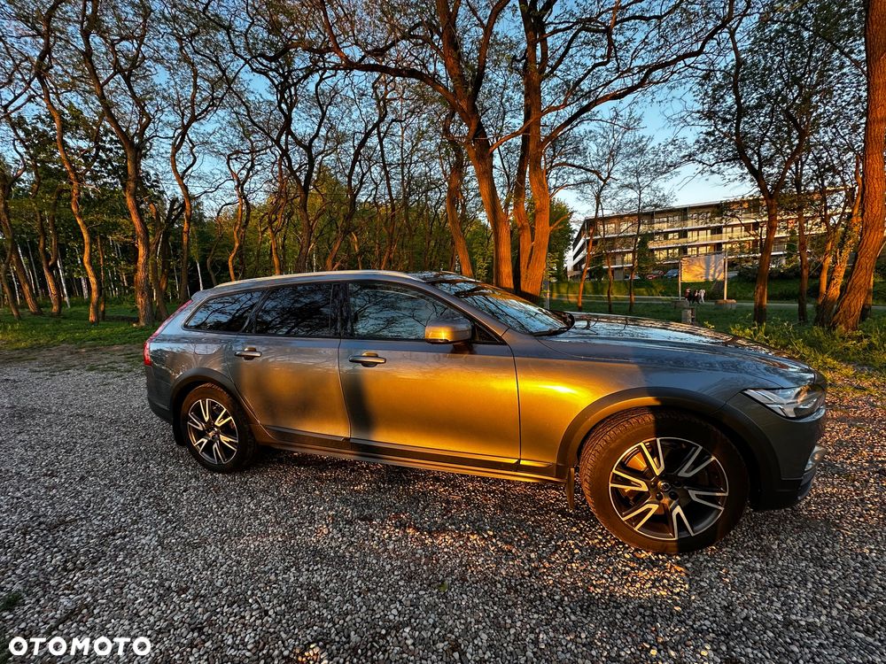 Volvo V90 D5 SCR AWD Momentum Pro - 8