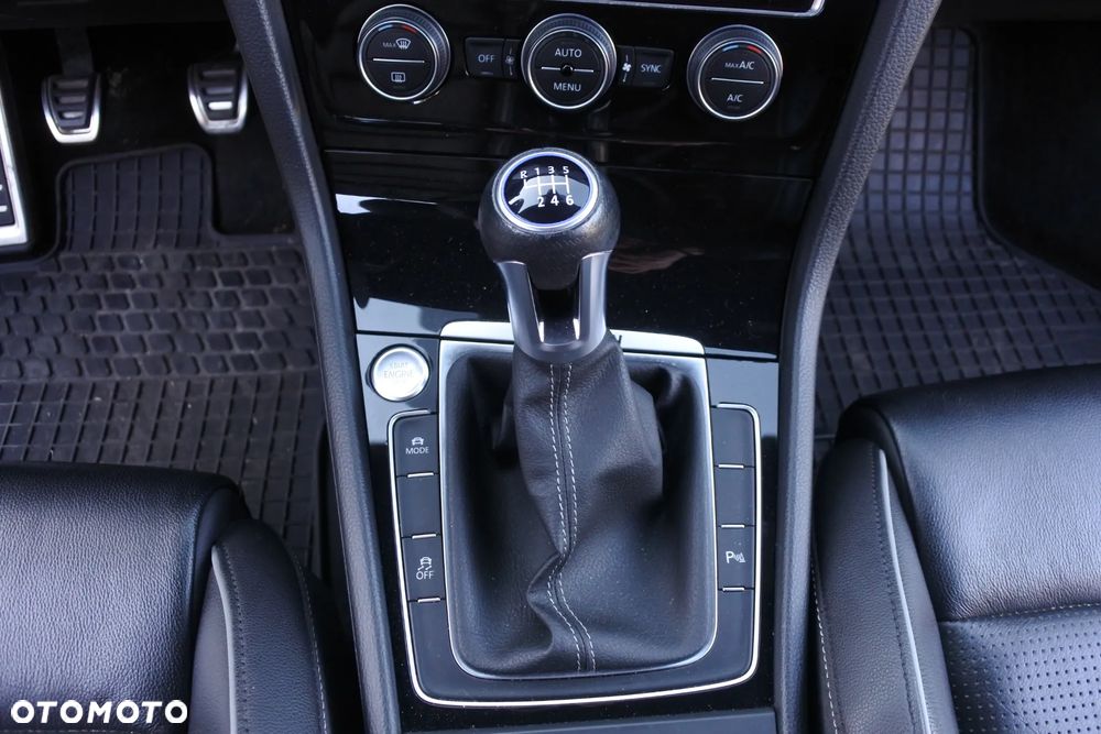 Volkswagen Golf - 15