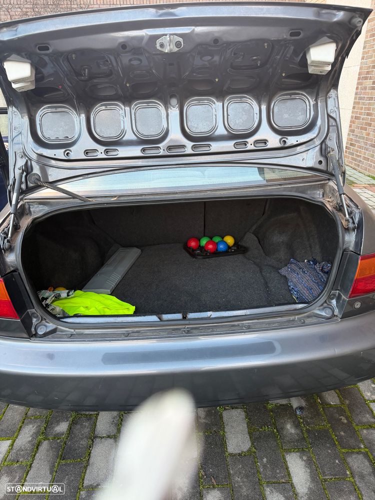 Honda Civic 1.5 LSi 16 V - 12