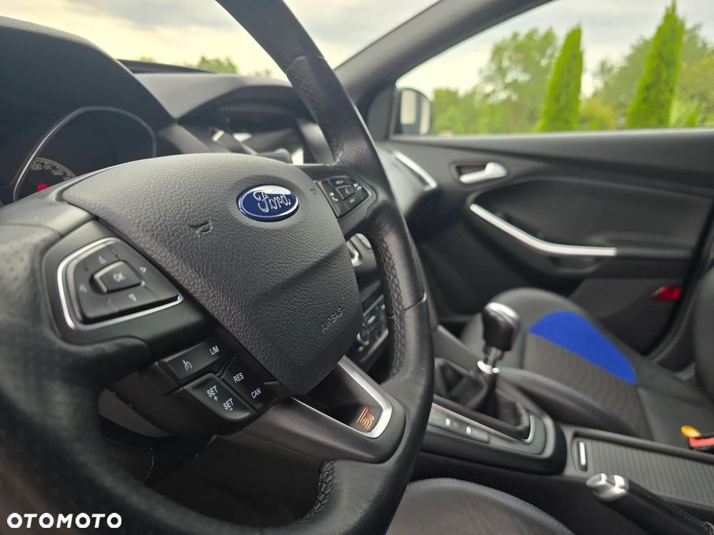 Ford Focus 2.0 EcoBoost ST mit Leder-Exclusiv-Paket - 21