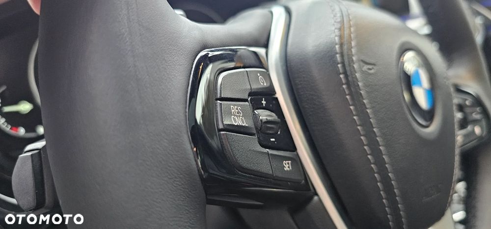 BMW Seria 5 530i Sport Line - 11