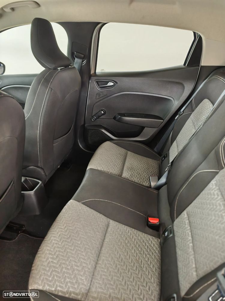 Renault Clio - 19