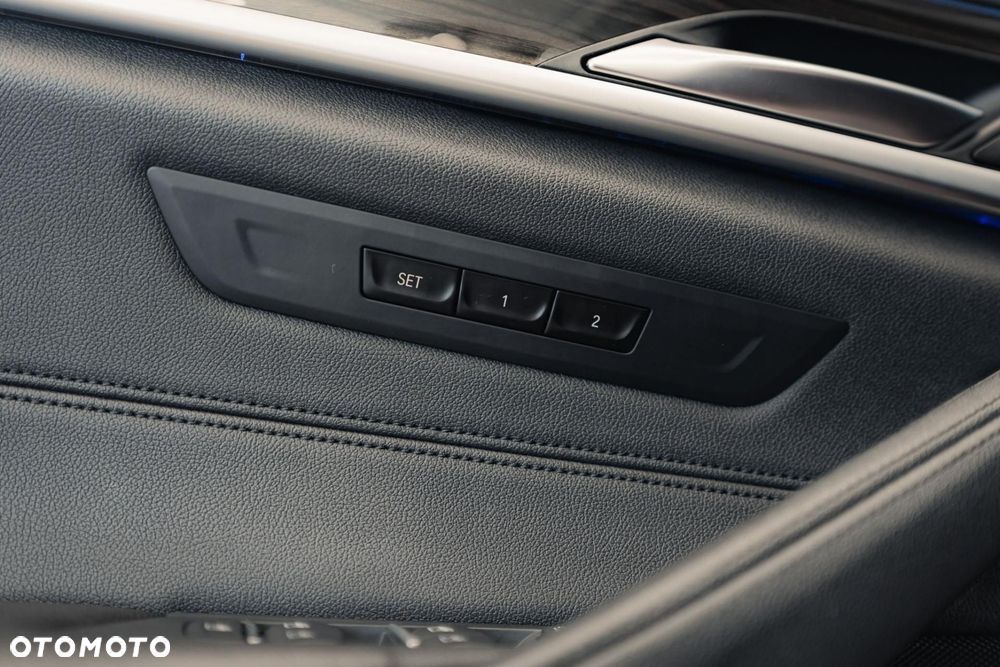 BMW Seria 5 530i Sport Line sport - 30