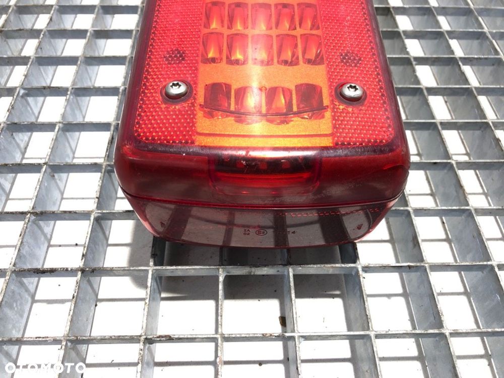 LAMPA LEWY TYŁ  VOLVO FH II 2012 - 2022 500 368 kW [500 KM] 10x4/6 2017 84195505 - 6