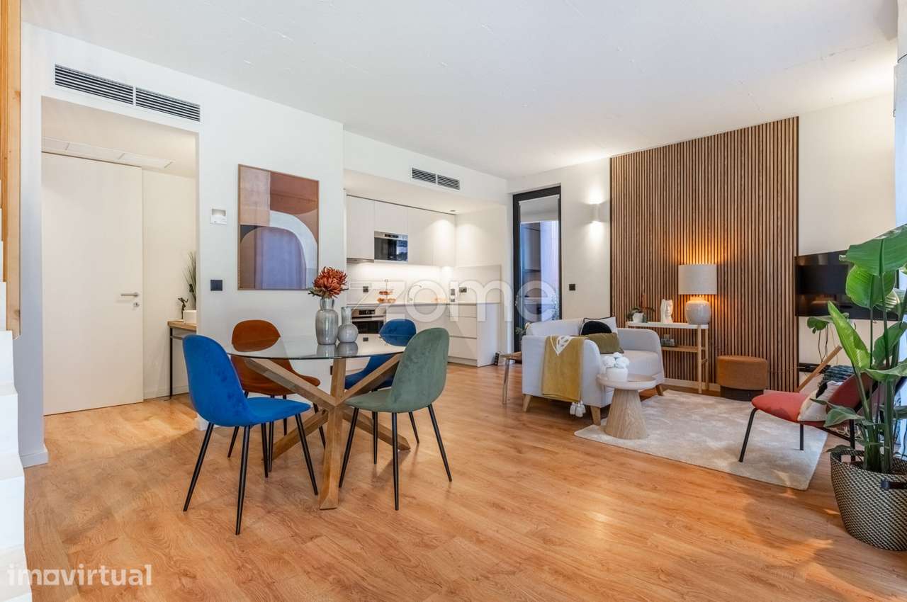 T3 triplex semi-novo com garagem e arrumos - Cond. Terracotta, Porto - Grande imagem: 5/40
