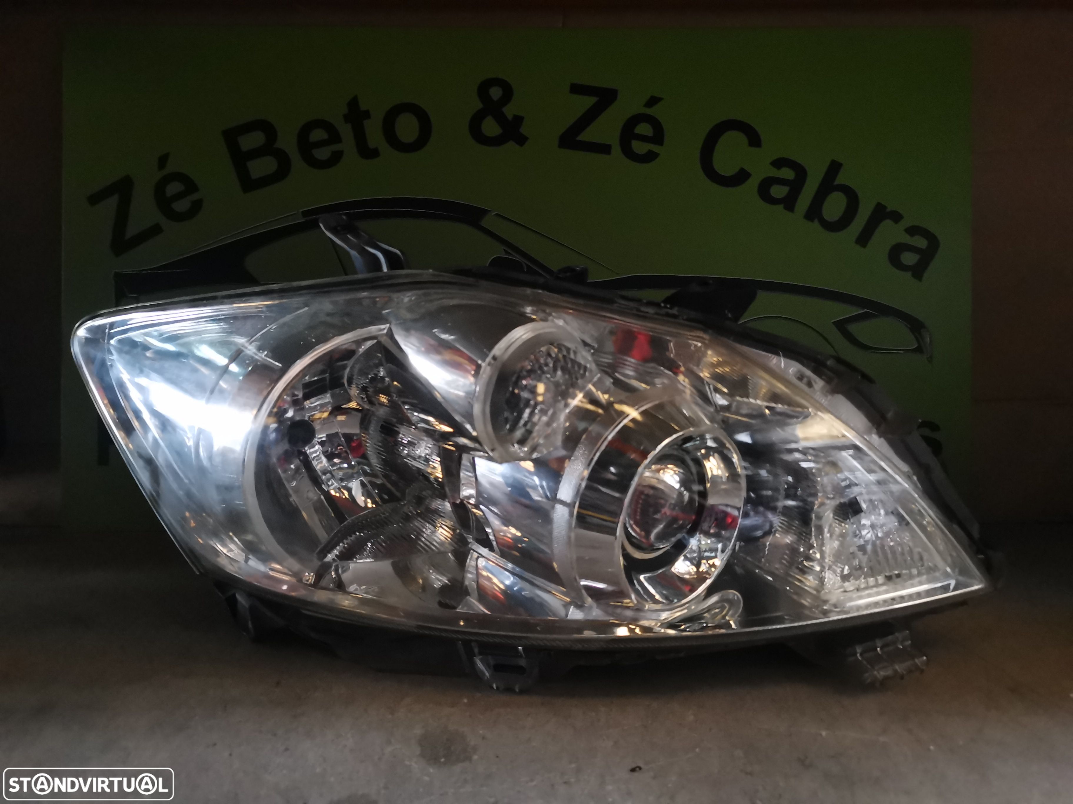 TOYOTA AURIS E15 FAROL DIREITO - FF462 - 1
