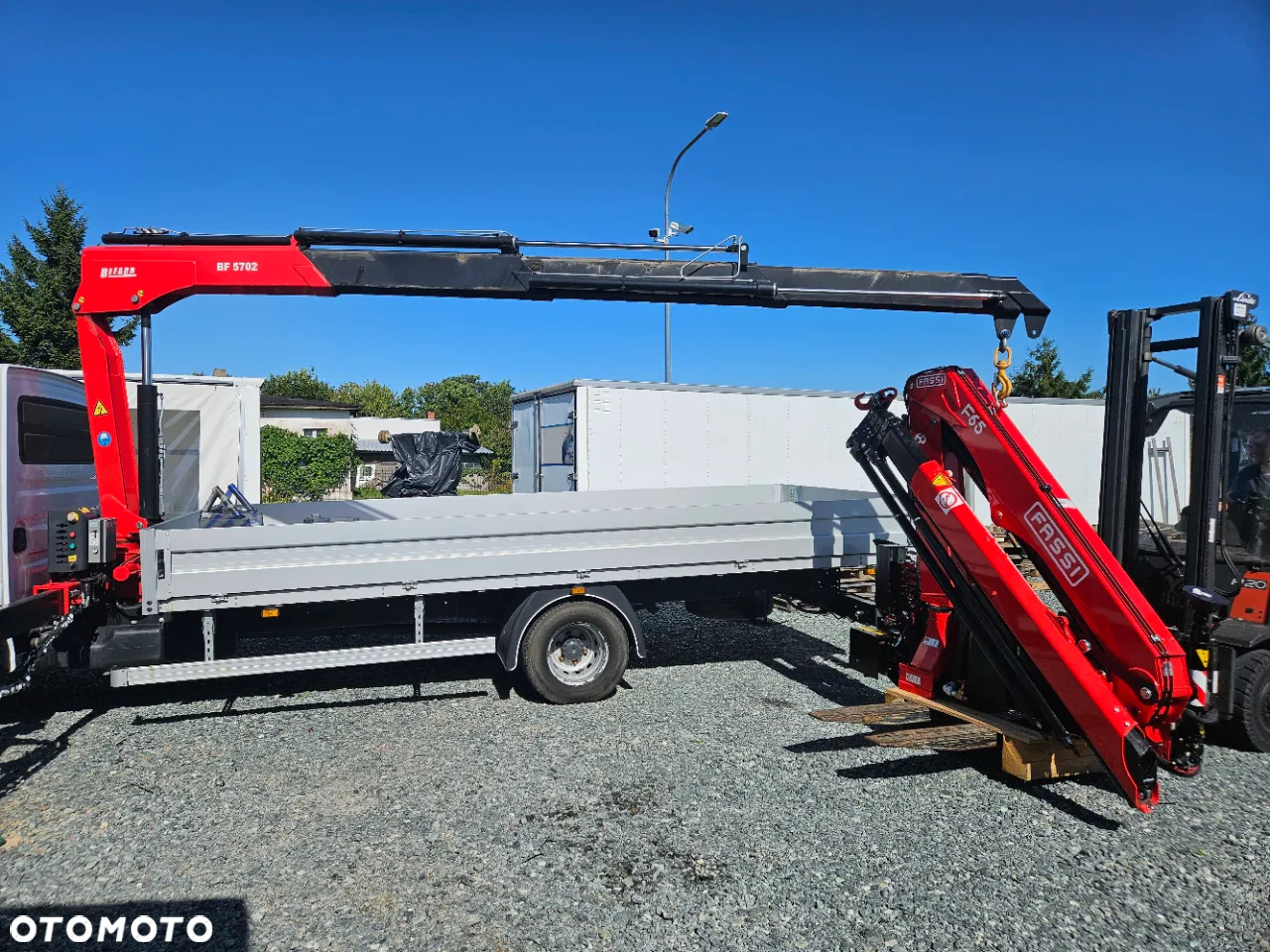 Iveco żuraw, HDS + montaż, do płyt warstwowych, okien, budowlanki - 4