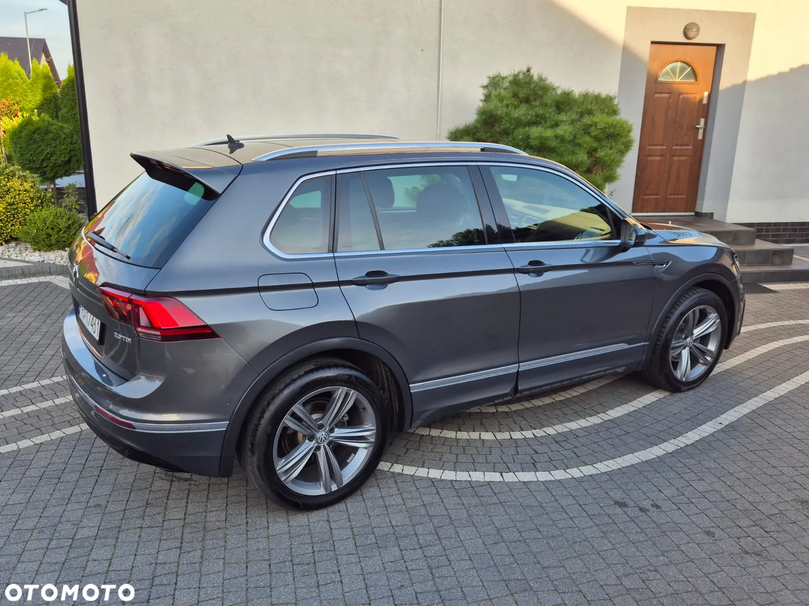 Volkswagen Tiguan - 2