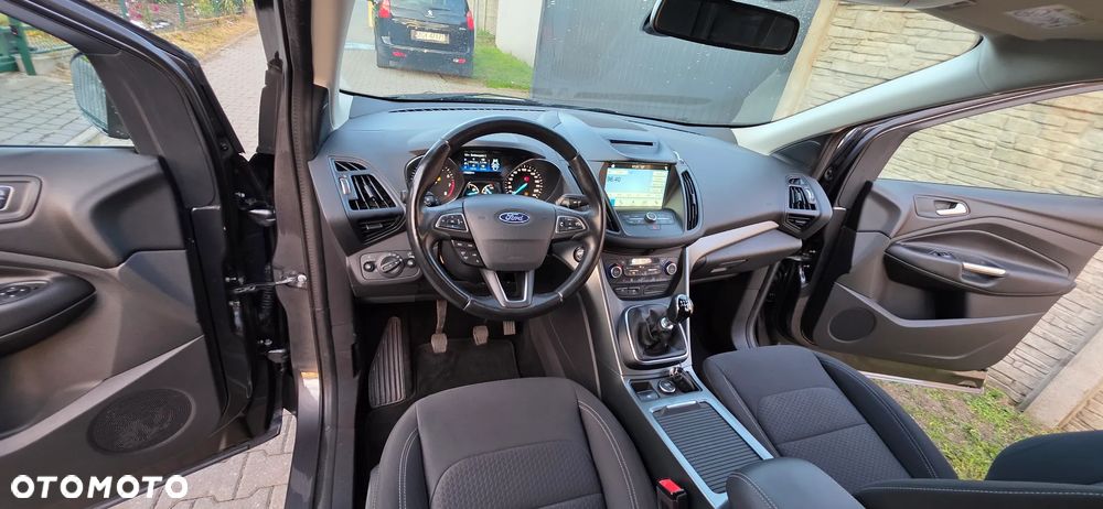 Ford Kuga - 19