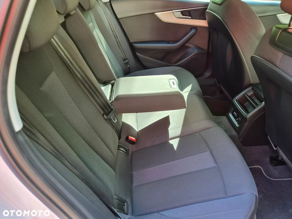 Audi A4 Limousine 35 TDI mHEV Advanced S tronic - 35