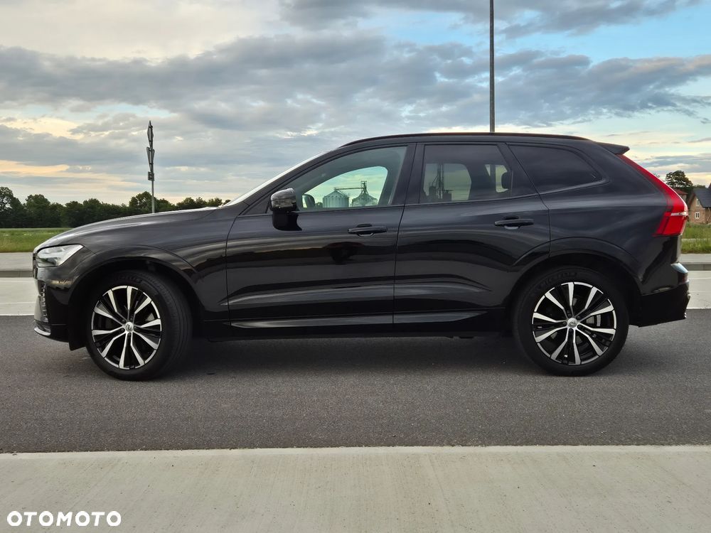 Volvo XC 60 B5 D AWD Ultimate Dark - 4