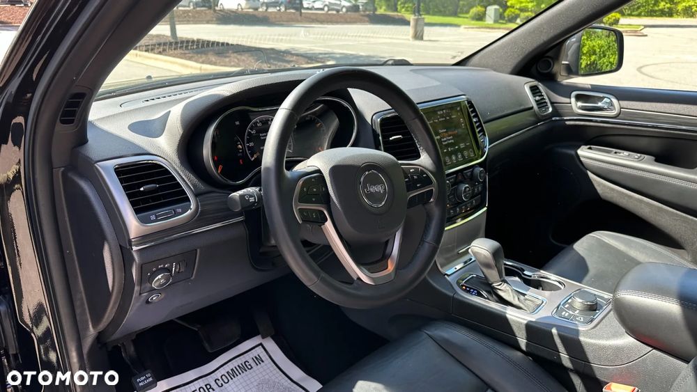 Jeep Grand Cherokee - 12