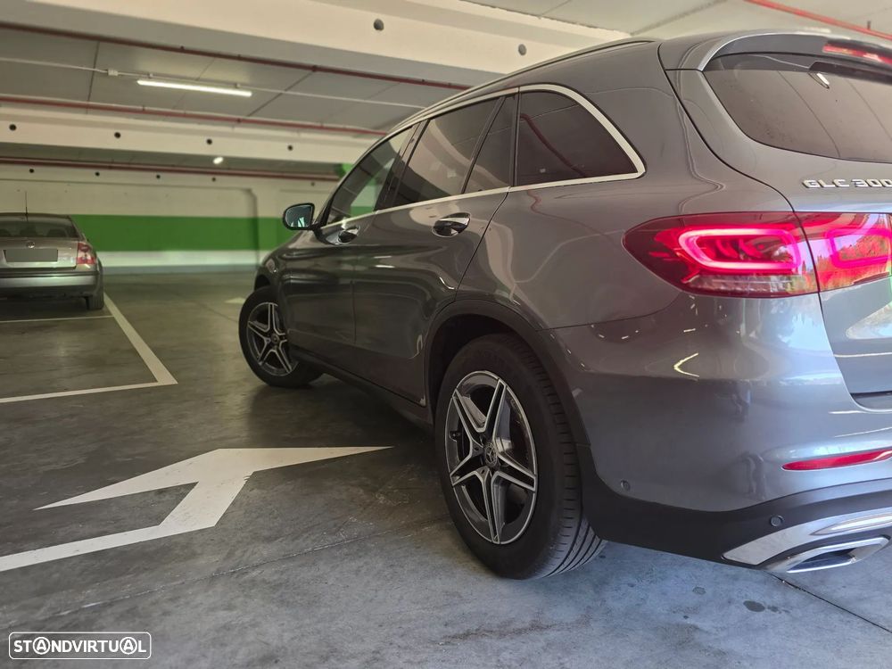 Mercedes-Benz GLC 300 d 4Matic 9G-TRONIC AMG Line - 4