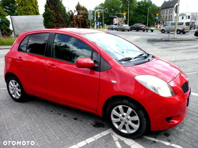 Toyota Yaris 1.3 Sol - 4