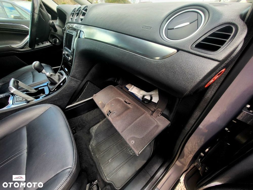 Ford S-Max - 21