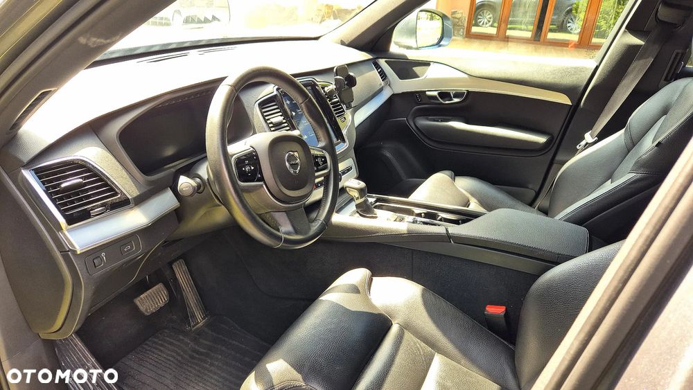Volvo XC 90 B5 D AWD Momentum - 7