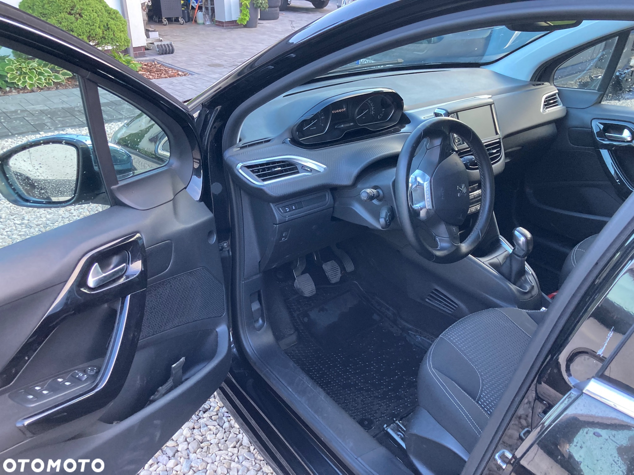 Peugeot 208 1.2 PureTech Allure - 8