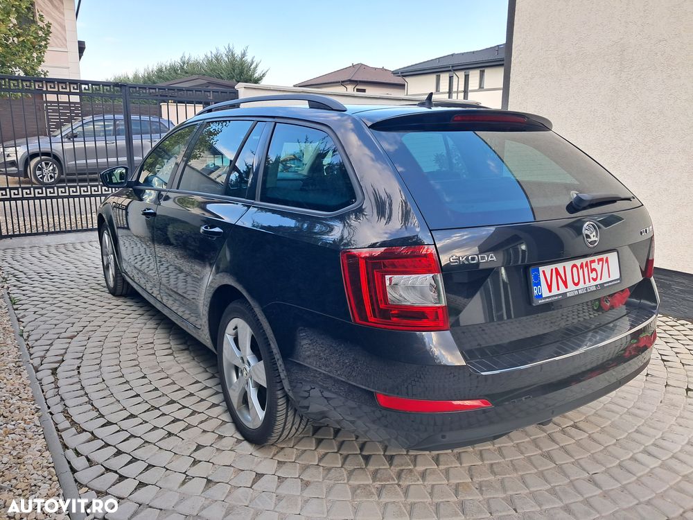 Skoda Octavia 2.0 TDI (Green tec) DSG Joy - 4