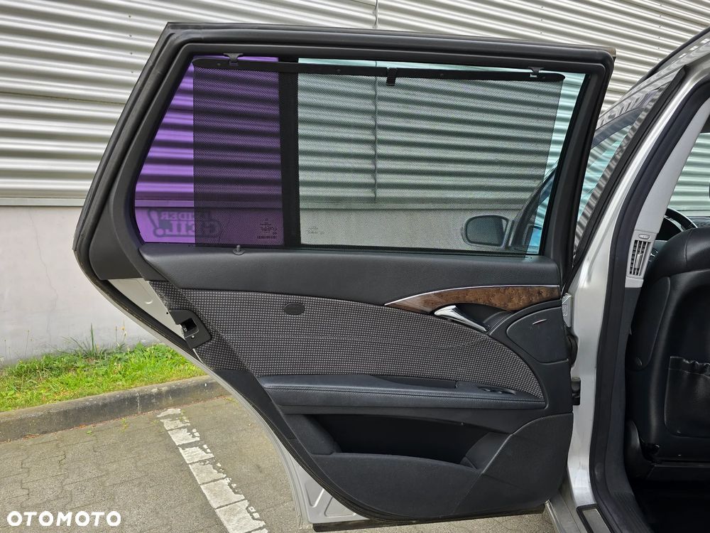 Mercedes-Benz Klasa E 320 T Avantgarde - 19