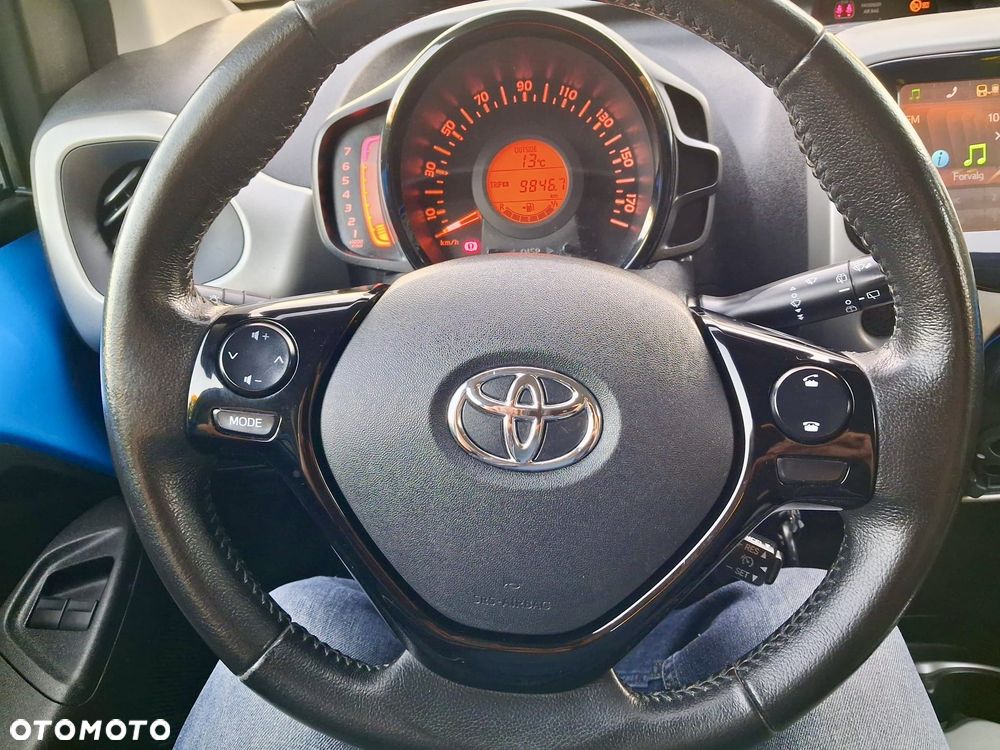 Toyota Aygo x-play touch - 15